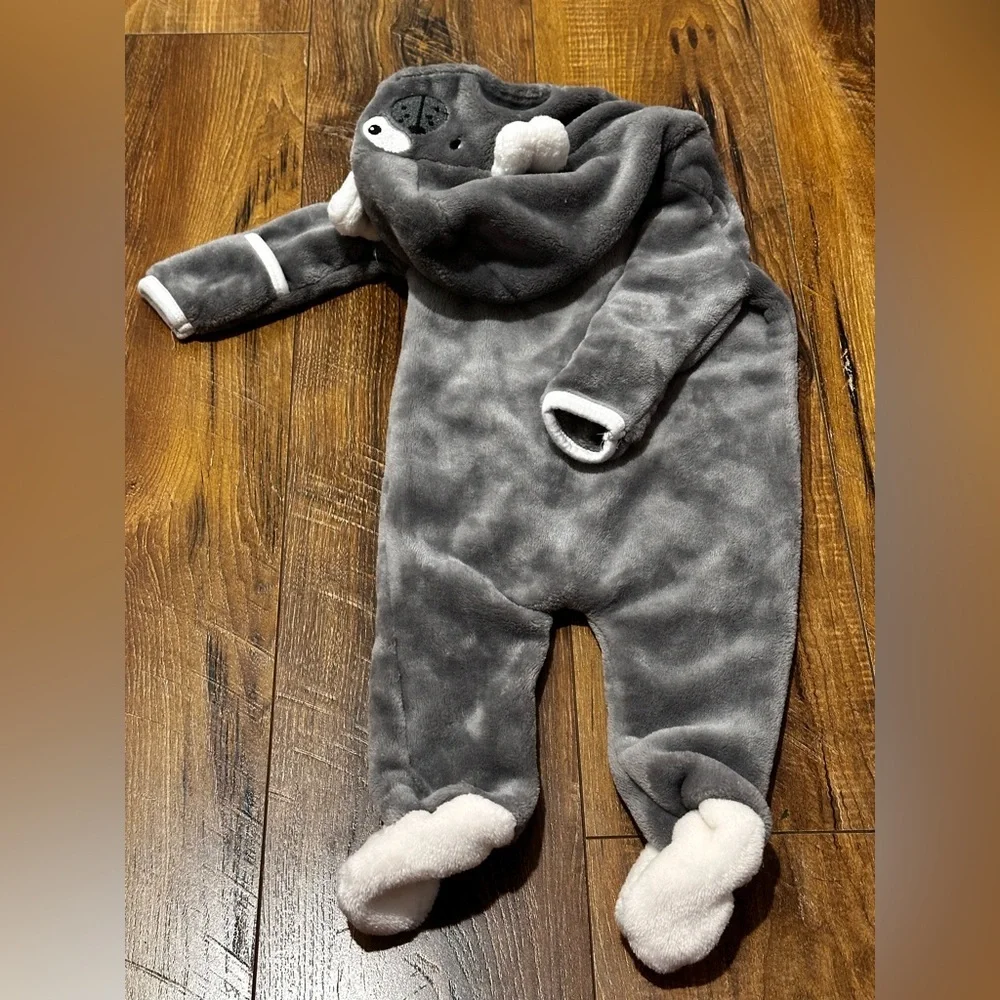 Baby mack 0/3 months fuzzy  snow suit